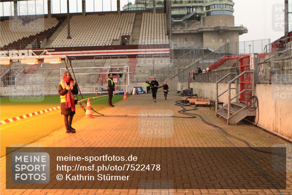 08.12.2024 - St. Pauli X-Mass-Run No. 14 Kathrin Stürmer Photography http://msf.ph/oto/7522478 08.12.2024 09:57:57 Ziel 510, 1532, 1789, 2934, 2943, 2944, 3092, 3171 meine-sportfotos.de
