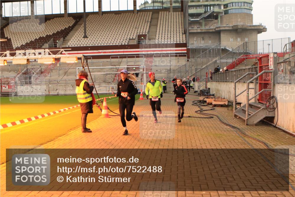 08.12.2024 - St. Pauli X-Mass-Run No. 14 Kathrin Stürmer Photography http://msf.ph/oto/7522488 08.12.2024 09:58:00 Ziel 1075, 1080, 1532, 1789, 2934, 2943, 2944, 3092, 3171 meine-sportfotos.de
