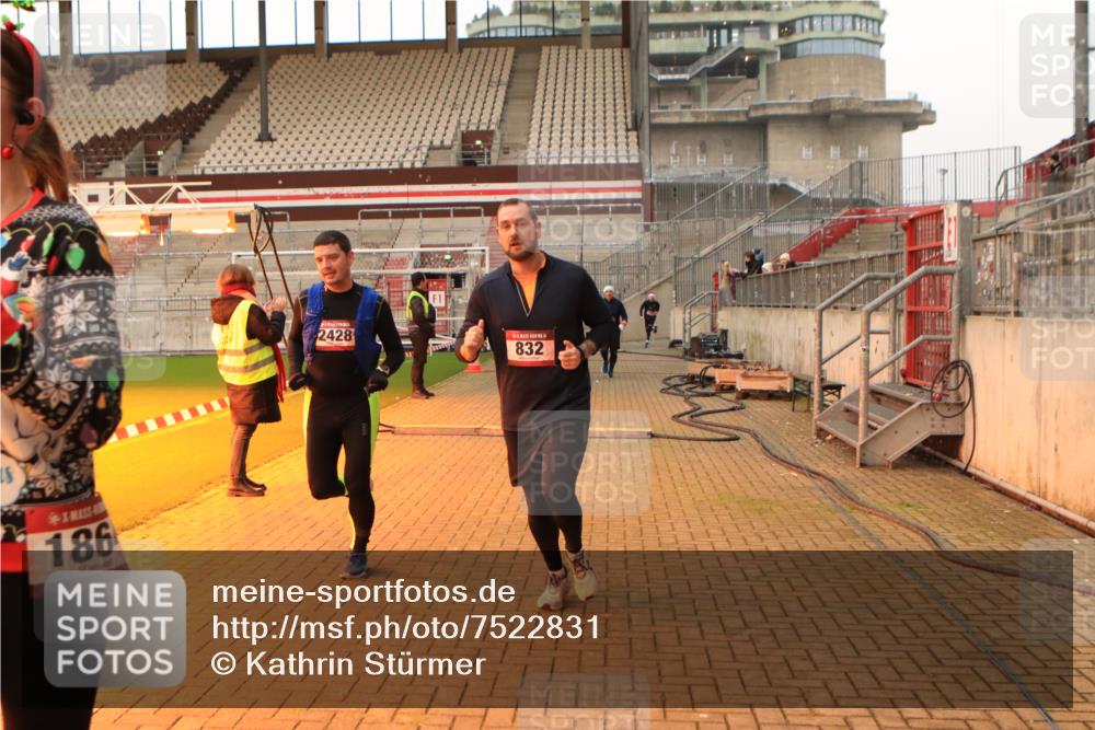 08.12.2024 - St. Pauli X-Mass-Run No. 14 Kathrin Stürmer Photography http://msf.ph/oto/7522831 08.12.2024 09:58:22 Ziel 49, 55, 802, 832, 880, 1105, 1119, 1864, 2428, 3109 meine-sportfotos.de