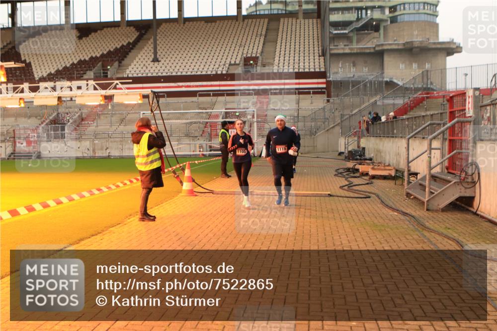 08.12.2024 - St. Pauli X-Mass-Run No. 14 Kathrin Stürmer Photography http://msf.ph/oto/7522865 08.12.2024 09:58:26 Ziel 49, 802, 832, 1105, 1119, 1864, 2428, 2984, 3109 meine-sportfotos.de