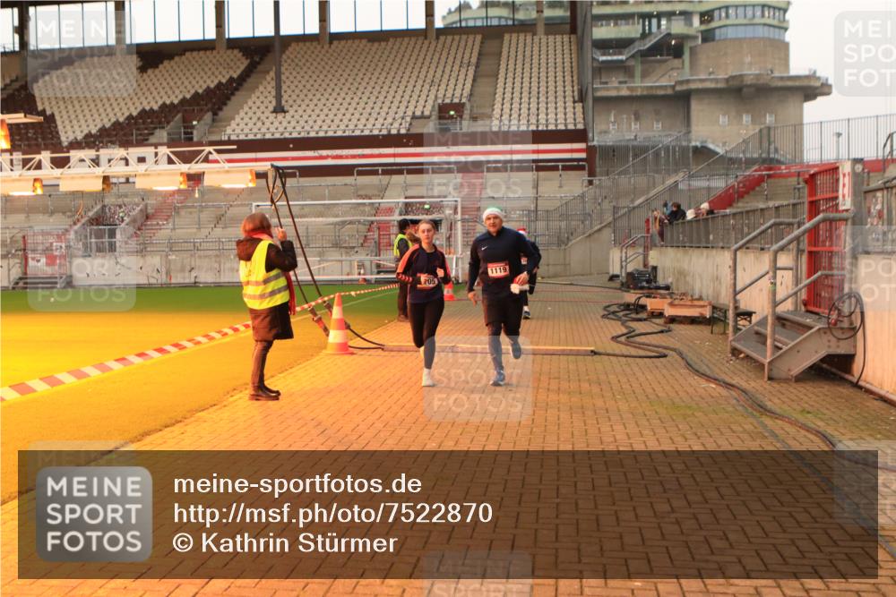 08.12.2024 - St. Pauli X-Mass-Run No. 14 Kathrin Stürmer Photography http://msf.ph/oto/7522870 08.12.2024 09:58:26 Ziel 49, 802, 832, 1105, 1119, 1864, 2428, 2984, 3109 meine-sportfotos.de