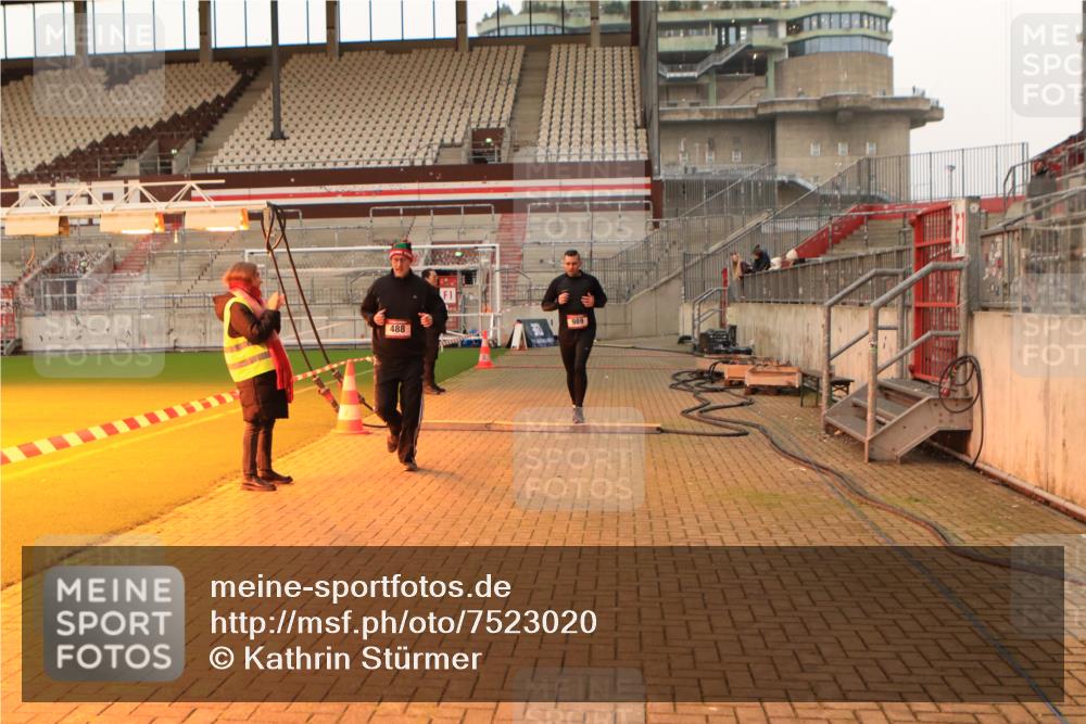 08.12.2024 - St. Pauli X-Mass-Run No. 14 Kathrin Stürmer Photography http://msf.ph/oto/7523020 08.12.2024 09:58:37 Ziel 111, 488, 989, 1105, 1119, 2722, 2984 meine-sportfotos.de