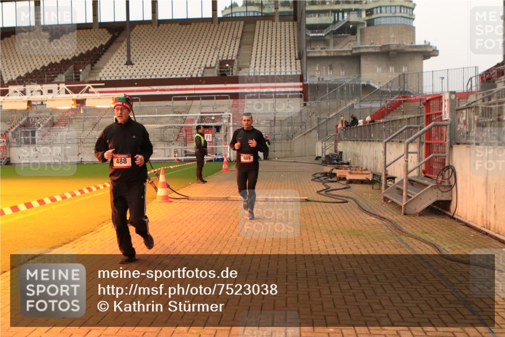 08.12.2024 - St. Pauli X-Mass-Run No. 14 Kathrin Stürmer Photography http://msf.ph/oto/7523038 08.12.2024 09:58:37 Ziel 111, 488, 989, 1105, 1119, 2722, 2984 meine-sportfotos.de
