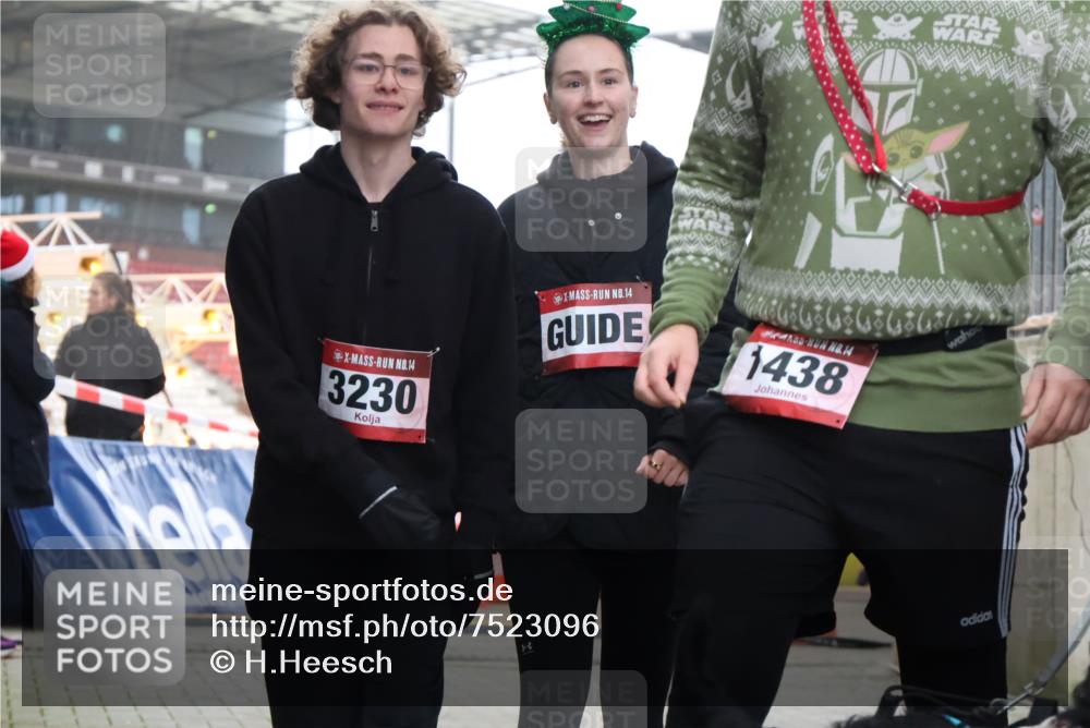 08.12.2024 - St. Pauli X-Mass-Run No. 14 H.Heesch http://msf.ph/oto/7523096 08.12.2024 10:42:04 Ziel 1438, 1440, 1755, 1757, 1760, 3230, 3424, 3427, 3436, 1438, 2364, 3427 meine-sportfotos.de