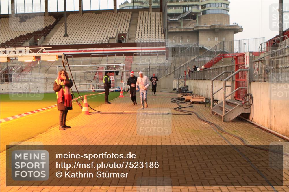 08.12.2024 - St. Pauli X-Mass-Run No. 14 Kathrin Stürmer Photography http://msf.ph/oto/7523186 08.12.2024 09:59:12 Ziel 431, 1202, 1802, 1874, 2746, 2762, 3293 meine-sportfotos.de