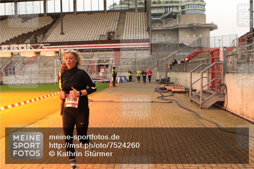 08.12.2024 - St. Pauli X-Mass-Run No. 14 Kathrin Stürmer Photography http://msf.ph/oto/7524260 08.12.2024 10:01:01 Ziel 410, 418, 512, 713, 1750, 2447, 2696 meine-sportfotos.de