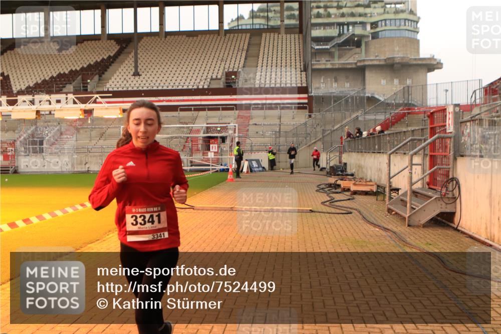 08.12.2024 - St. Pauli X-Mass-Run No. 14 Kathrin Stürmer Photography http://msf.ph/oto/7524499 08.12.2024 10:01:30 Ziel 41, 1246, 2818, 2833, 3254, 3340, 3341 meine-sportfotos.de