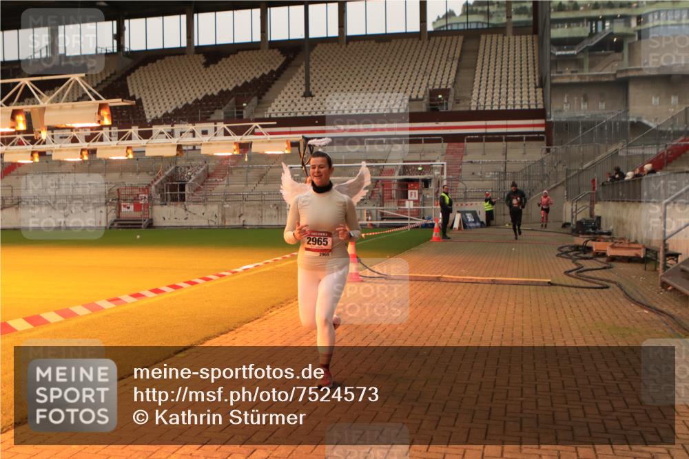 08.12.2024 - St. Pauli X-Mass-Run No. 14 Kathrin Stürmer Photography http://msf.ph/oto/7524573 08.12.2024 10:01:55 Ziel 86, 1784, 2302, 2362, 2780, 2817, 2965, 3093, 3304 meine-sportfotos.de