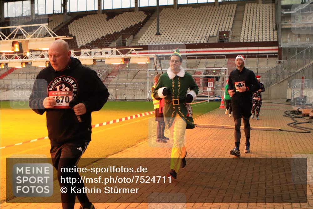 08.12.2024 - St. Pauli X-Mass-Run No. 14 Kathrin Stürmer Photography http://msf.ph/oto/7524711 08.12.2024 10:03:42 Ziel 330, 624, 815, 1565, 1678, 1870, 2219, 2759, 2819, 2933, 2948, 2955, 3071, 3082, 3169, 3179, 3180 meine-sportfotos.de