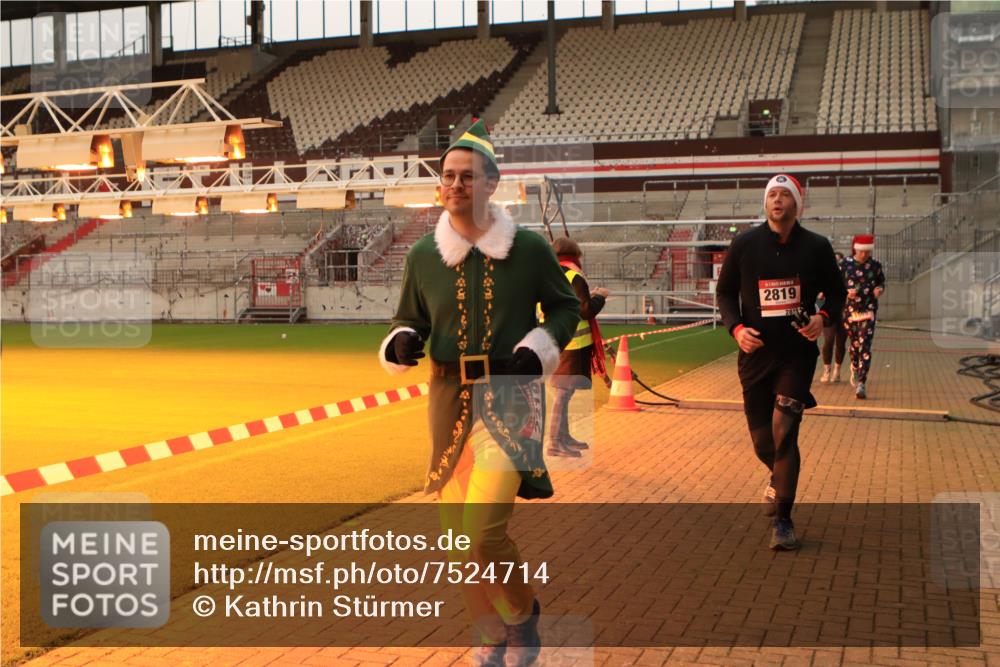 08.12.2024 - St. Pauli X-Mass-Run No. 14 Kathrin Stürmer Photography http://msf.ph/oto/7524714 08.12.2024 10:03:43 Ziel 330, 624, 815, 1565, 1678, 1870, 2219, 2759, 2819, 2933, 2948, 2955, 3071, 3082, 3169, 3179, 3180 meine-sportfotos.de