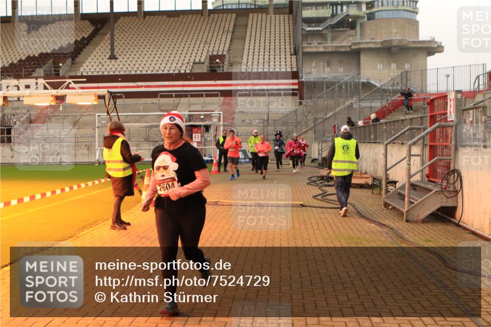08.12.2024 - St. Pauli X-Mass-Run No. 14 Kathrin Stürmer Photography http://msf.ph/oto/7524729 08.12.2024 10:04:01 Ziel 31, 89, 299, 791, 1421, 2380, 2382, 2383, 2604 meine-sportfotos.de