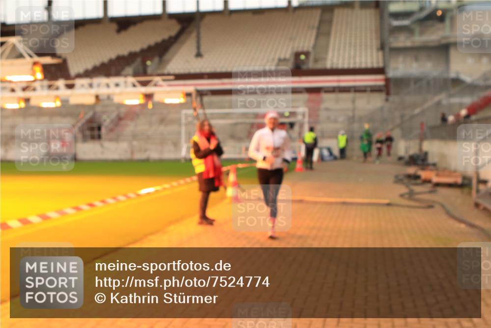 08.12.2024 - St. Pauli X-Mass-Run No. 14 Kathrin Stürmer Photography http://msf.ph/oto/7524774 08.12.2024 10:04:26 Ziel 76, 172, 595, 748, 2485, 2758, 2937, 3007, 3008 meine-sportfotos.de