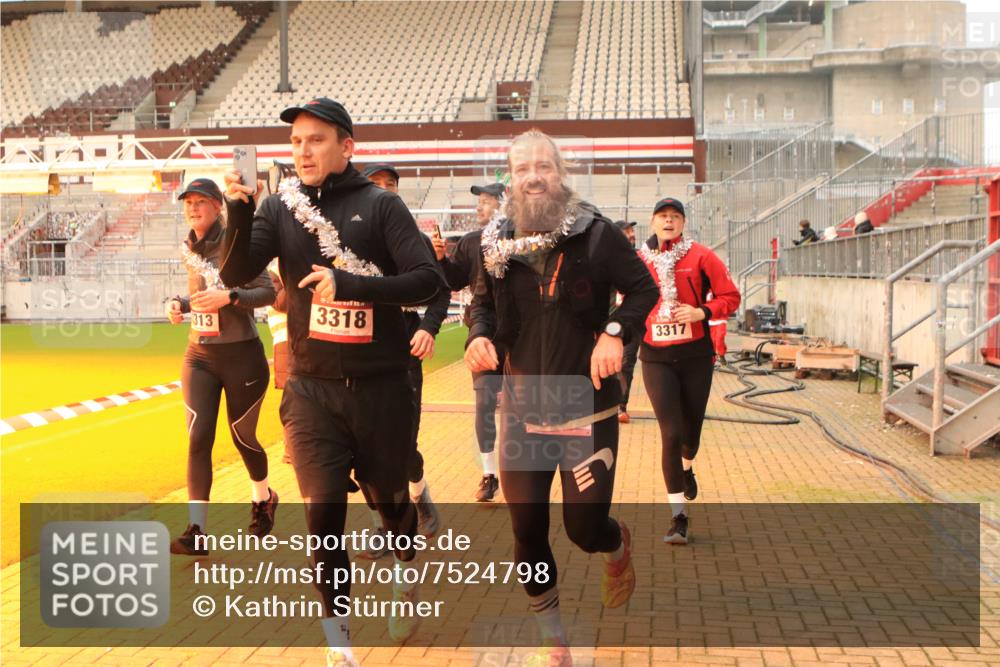 08.12.2024 - St. Pauli X-Mass-Run No. 14 Kathrin Stürmer Photography http://msf.ph/oto/7524798 08.12.2024 10:04:51 Ziel 24, 312, 1021, 1067, 1959, 2013, 2015, 2031, 2165, 2836, 3077, 3310, 3311, 3312, 3313, 3314, 3315, 3316, 3317, 3318 meine-sportfotos.de