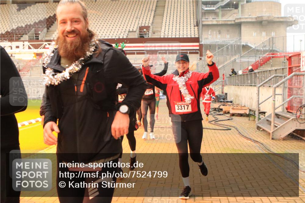 08.12.2024 - St. Pauli X-Mass-Run No. 14 Kathrin Stürmer Photography http://msf.ph/oto/7524799 08.12.2024 10:04:51 Ziel 24, 312, 1021, 1067, 1959, 2013, 2015, 2031, 2165, 2836, 3077, 3310, 3311, 3312, 3313, 3314, 3315, 3316, 3317, 3318 meine-sportfotos.de