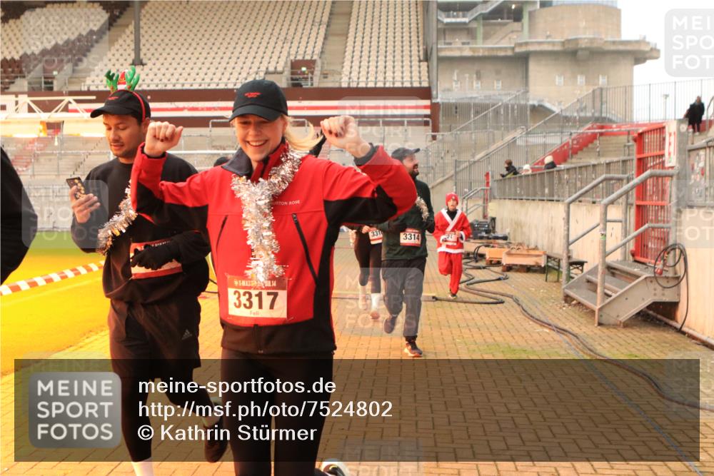 08.12.2024 - St. Pauli X-Mass-Run No. 14 Kathrin Stürmer Photography http://msf.ph/oto/7524802 08.12.2024 10:04:52 Ziel 24, 312, 1021, 1067, 1959, 2013, 2015, 2031, 2165, 2836, 3077, 3310, 3311, 3312, 3313, 3314, 3315, 3316, 3317, 3318 meine-sportfotos.de