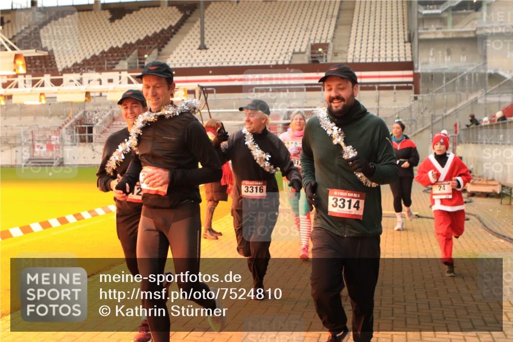 08.12.2024 - St. Pauli X-Mass-Run No. 14 Kathrin Stürmer Photography http://msf.ph/oto/7524810 08.12.2024 10:04:54 Ziel 24, 312, 620, 1067, 1959, 2013, 2015, 2031, 2165, 2836, 3077, 3310, 3311, 3312, 3313, 3314, 3315, 3316, 3317, 3318 meine-sportfotos.de