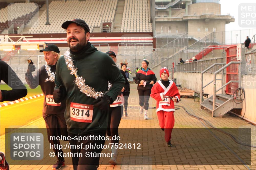 08.12.2024 - St. Pauli X-Mass-Run No. 14 Kathrin Stürmer Photography http://msf.ph/oto/7524812 08.12.2024 10:04:54 Ziel 24, 312, 620, 1067, 1959, 2013, 2015, 2031, 2165, 2836, 3077, 3310, 3311, 3312, 3313, 3314, 3315, 3316, 3317, 3318 meine-sportfotos.de