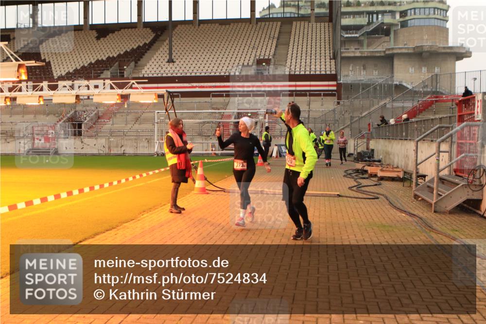 08.12.2024 - St. Pauli X-Mass-Run No. 14 Kathrin Stürmer Photography http://msf.ph/oto/7524834 08.12.2024 10:05:03 Ziel 24, 273, 312, 620, 1959, 2165, 2889, 2890, 2903, 2904, 3310, 3312, 3314, 3315, 3316 meine-sportfotos.de