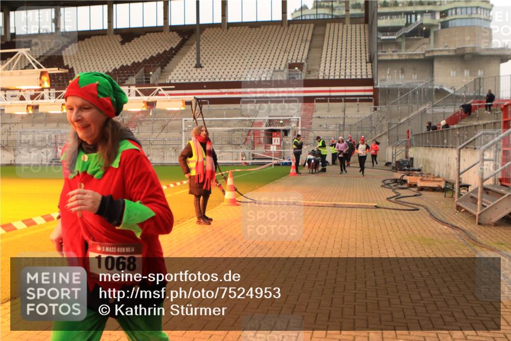 08.12.2024 - St. Pauli X-Mass-Run No. 14 Kathrin Stürmer Photography http://msf.ph/oto/7524953 08.12.2024 10:05:38 Ziel 175, 751, 1068, 1232, 1243, 1605, 1643, 2306, 2308, 2344, 2435, 2474, 2603, 2908, 3006, 3115, 3118 meine-sportfotos.de