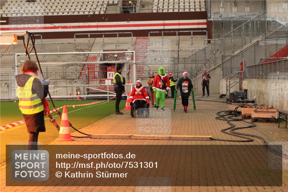 08.12.2024 - St. Pauli X-Mass-Run No. 14 Kathrin Stürmer Photography http://msf.ph/oto/7531301 08.12.2024 10:46:25 Ziel 13, 16, 20, 43, 64, 71, 110, 204 meine-sportfotos.de