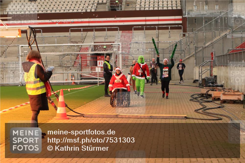 08.12.2024 - St. Pauli X-Mass-Run No. 14 Kathrin Stürmer Photography http://msf.ph/oto/7531303 08.12.2024 10:46:27 Ziel 43, 71, 110, 204, 1529 meine-sportfotos.de