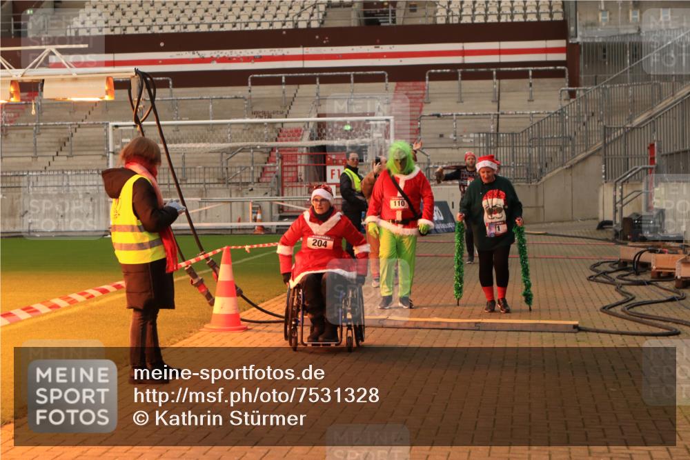 08.12.2024 - St. Pauli X-Mass-Run No. 14 Kathrin Stürmer Photography http://msf.ph/oto/7531328 08.12.2024 10:46:32 Ziel 43, 71, 110, 204, 1529, 1533 meine-sportfotos.de