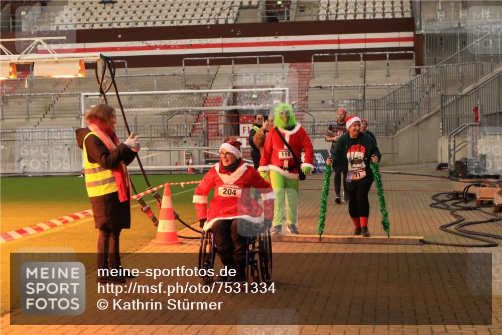 08.12.2024 - St. Pauli X-Mass-Run No. 14 Kathrin Stürmer Photography http://msf.ph/oto/7531334 08.12.2024 10:46:33 Ziel 43, 71, 110, 1529, 1533 meine-sportfotos.de