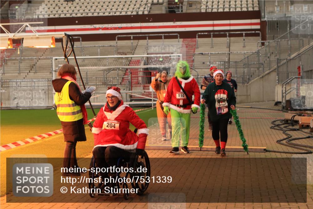08.12.2024 - St. Pauli X-Mass-Run No. 14 Kathrin Stürmer Photography http://msf.ph/oto/7531339 08.12.2024 10:46:34 Ziel 43, 71, 110, 1529, 1533 meine-sportfotos.de