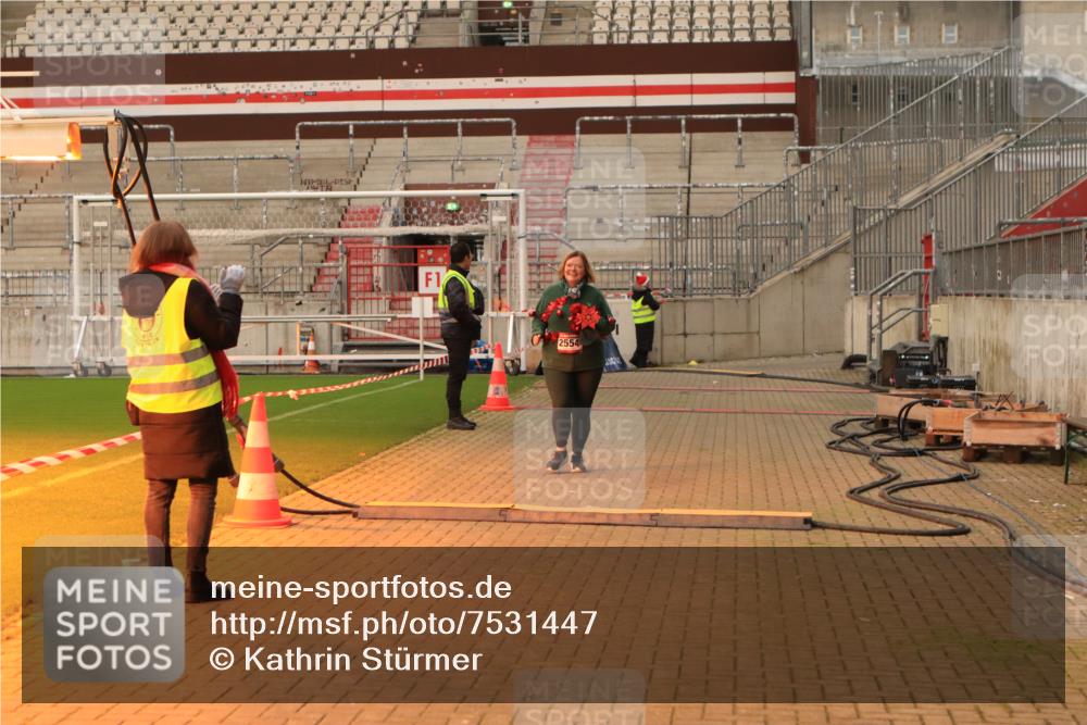 08.12.2024 - St. Pauli X-Mass-Run No. 14 Kathrin Stürmer Photography http://msf.ph/oto/7531447 08.12.2024 10:48:51 Ziel 2554 meine-sportfotos.de
