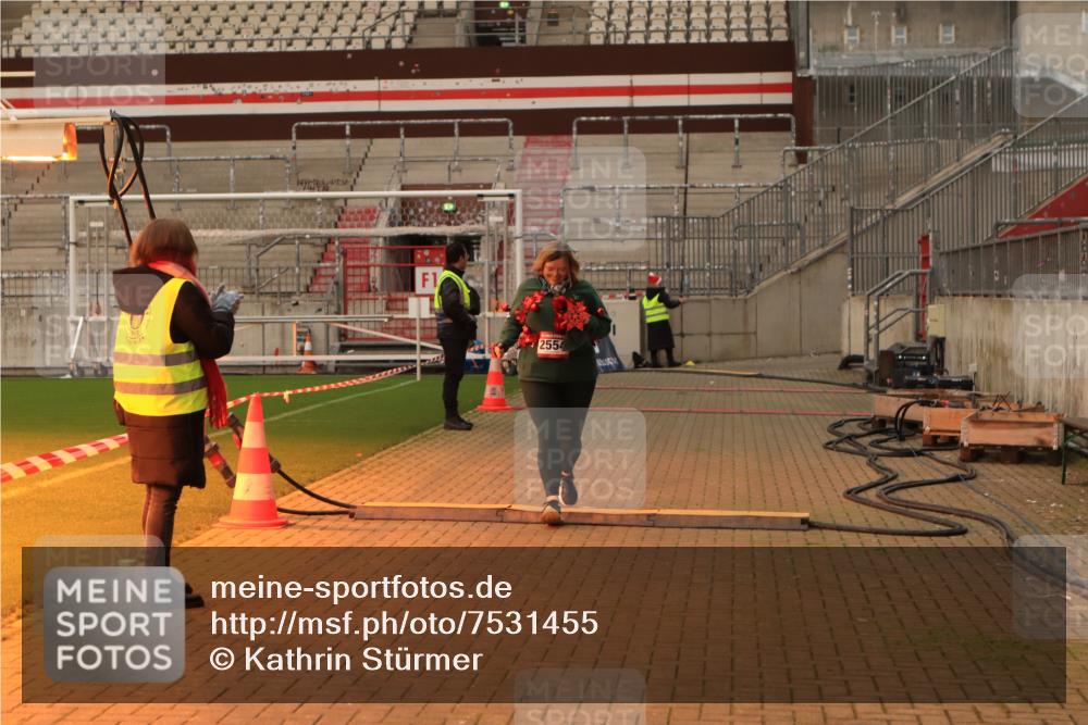 08.12.2024 - St. Pauli X-Mass-Run No. 14 Kathrin Stürmer Photography http://msf.ph/oto/7531455 08.12.2024 10:48:53 Ziel 2554 meine-sportfotos.de