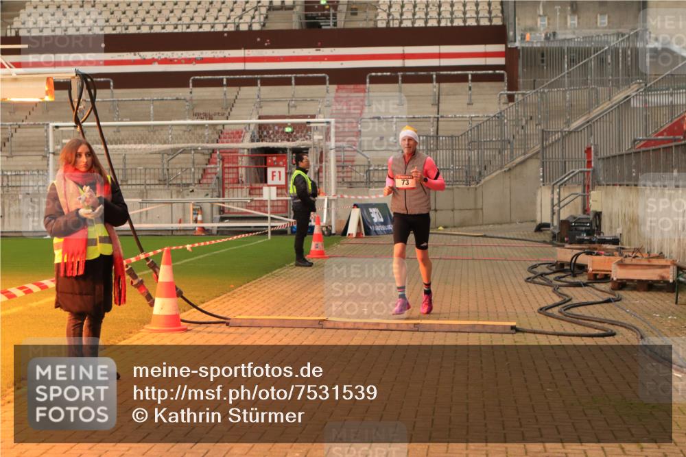 08.12.2024 - St. Pauli X-Mass-Run No. 14 Kathrin Stürmer Photography http://msf.ph/oto/7531539 08.12.2024 10:51:50 Ziel 73, 820 meine-sportfotos.de