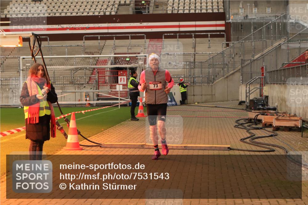 08.12.2024 - St. Pauli X-Mass-Run No. 14 Kathrin Stürmer Photography http://msf.ph/oto/7531543 08.12.2024 10:51:51 Ziel 73, 820 meine-sportfotos.de