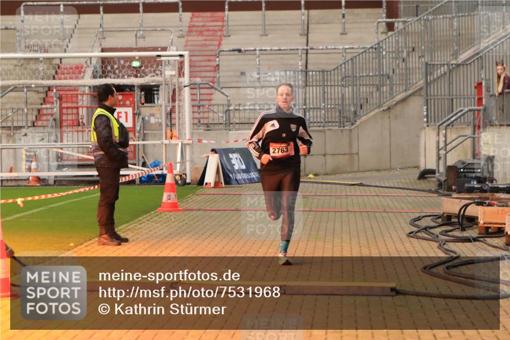 08.12.2024 - St. Pauli X-Mass-Run No. 14 Kathrin Stürmer Photography http://msf.ph/oto/7531968 08.12.2024 09:51:49 Ziel  meine-sportfotos.de