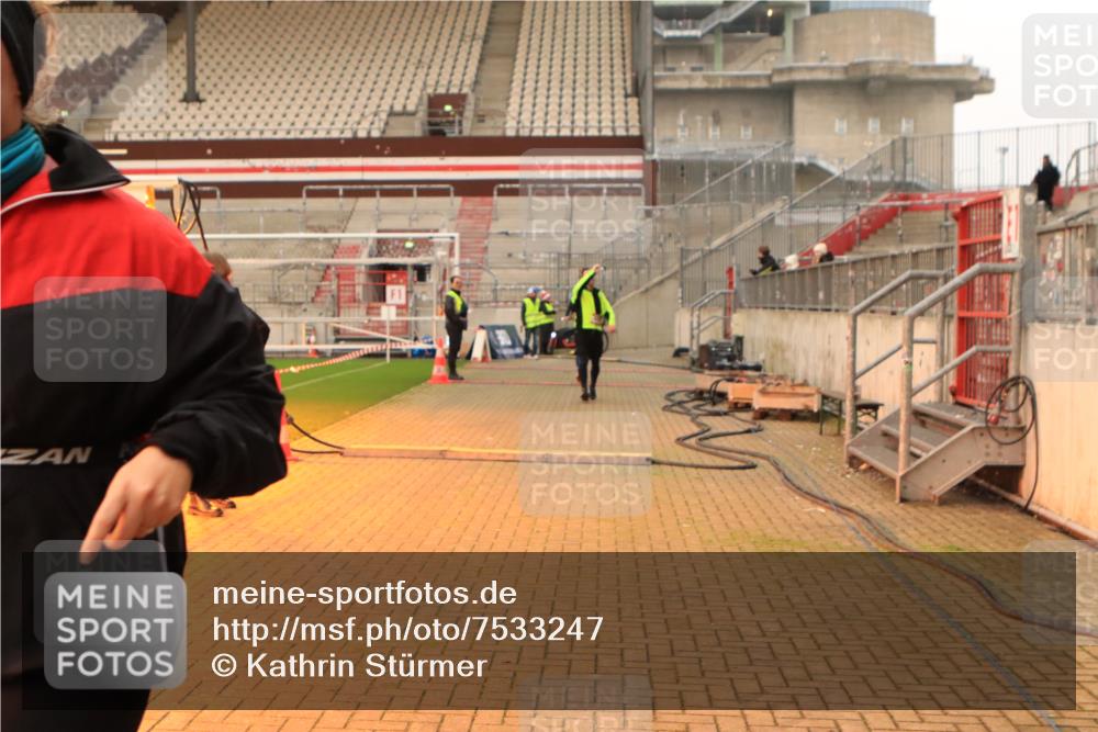 08.12.2024 - St. Pauli X-Mass-Run No. 14 Kathrin Stürmer Photography http://msf.ph/oto/7533247 08.12.2024 10:04:57 Ziel  meine-sportfotos.de