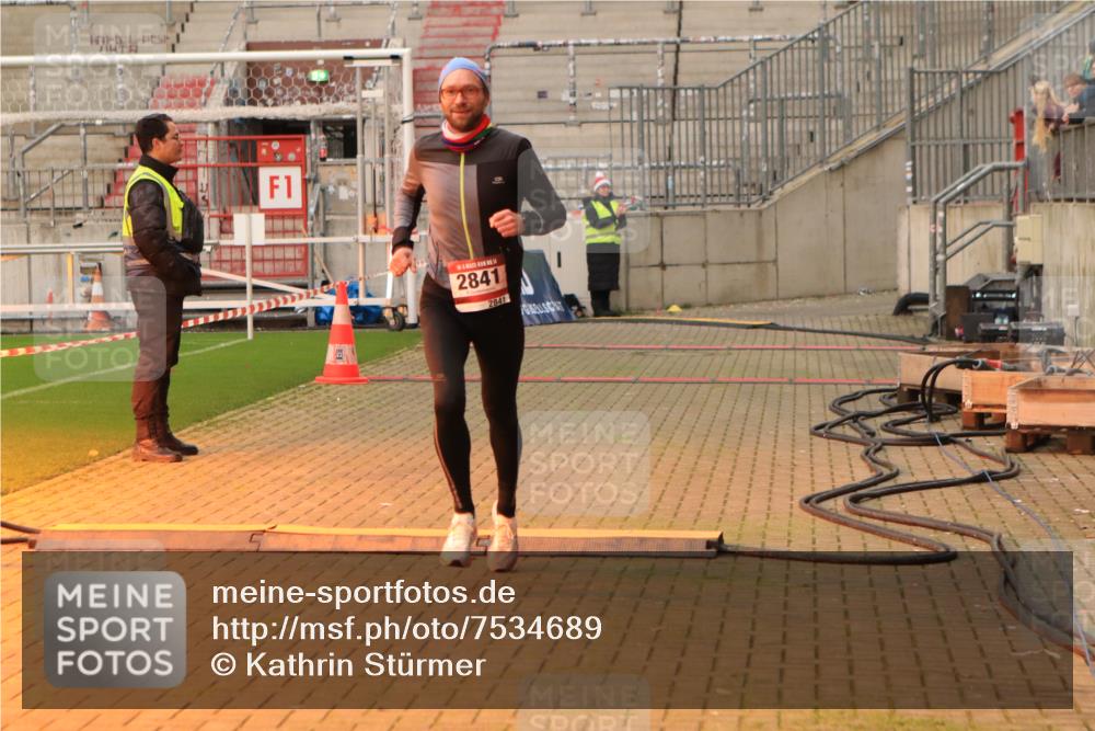 08.12.2024 - St. Pauli X-Mass-Run No. 14 Kathrin Stürmer Photography http://msf.ph/oto/7534689 08.12.2024 09:50:06 Ziel  meine-sportfotos.de