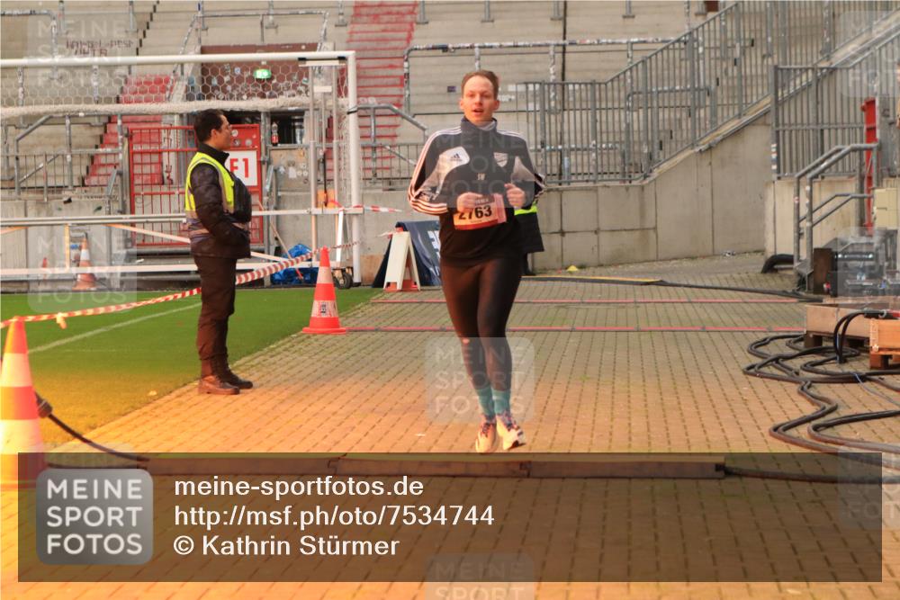 08.12.2024 - St. Pauli X-Mass-Run No. 14 Kathrin Stürmer Photography http://msf.ph/oto/7534744 08.12.2024 09:51:50 Ziel  meine-sportfotos.de