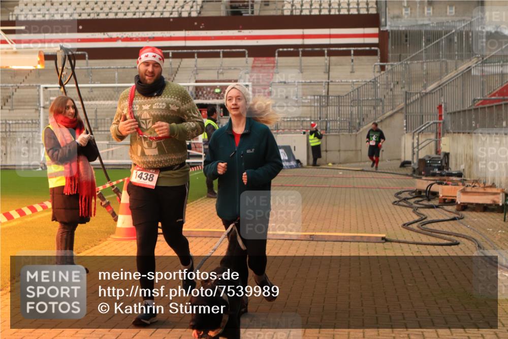 08.12.2024 - St. Pauli X-Mass-Run No. 14 Kathrin Stürmer Photography http://msf.ph/oto/7539989 08.12.2024 10:41:26 Ziel  meine-sportfotos.de