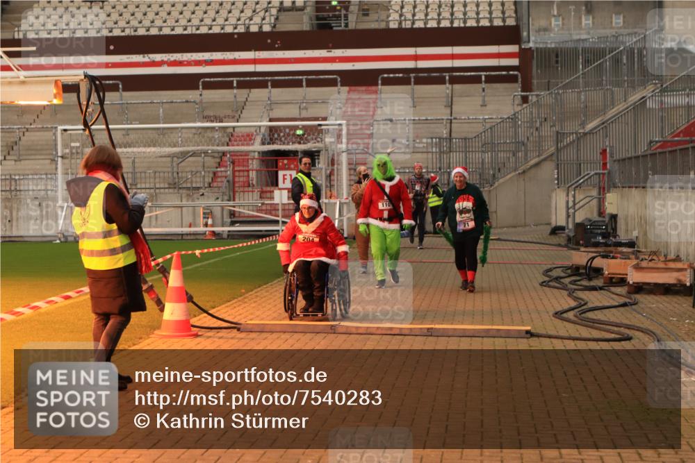 08.12.2024 - St. Pauli X-Mass-Run No. 14 Kathrin Stürmer Photography http://msf.ph/oto/7540283 08.12.2024 10:46:28 Ziel  meine-sportfotos.de