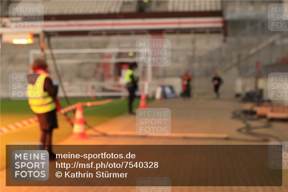 08.12.2024 - St. Pauli X-Mass-Run No. 14 Kathrin Stürmer Photography http://msf.ph/oto/7540328 08.12.2024 10:46:43 Ziel  meine-sportfotos.de