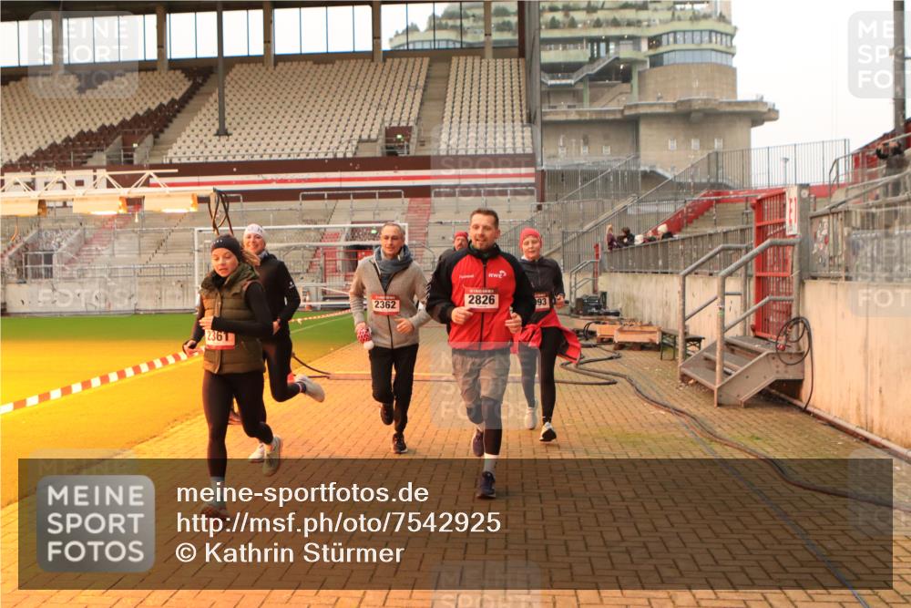 08.12.2024 - St. Pauli X-Mass-Run No. 14 Kathrin Stürmer Photography http://msf.ph/oto/7542925 08.12.2024 10:01:43 Ziel  meine-sportfotos.de