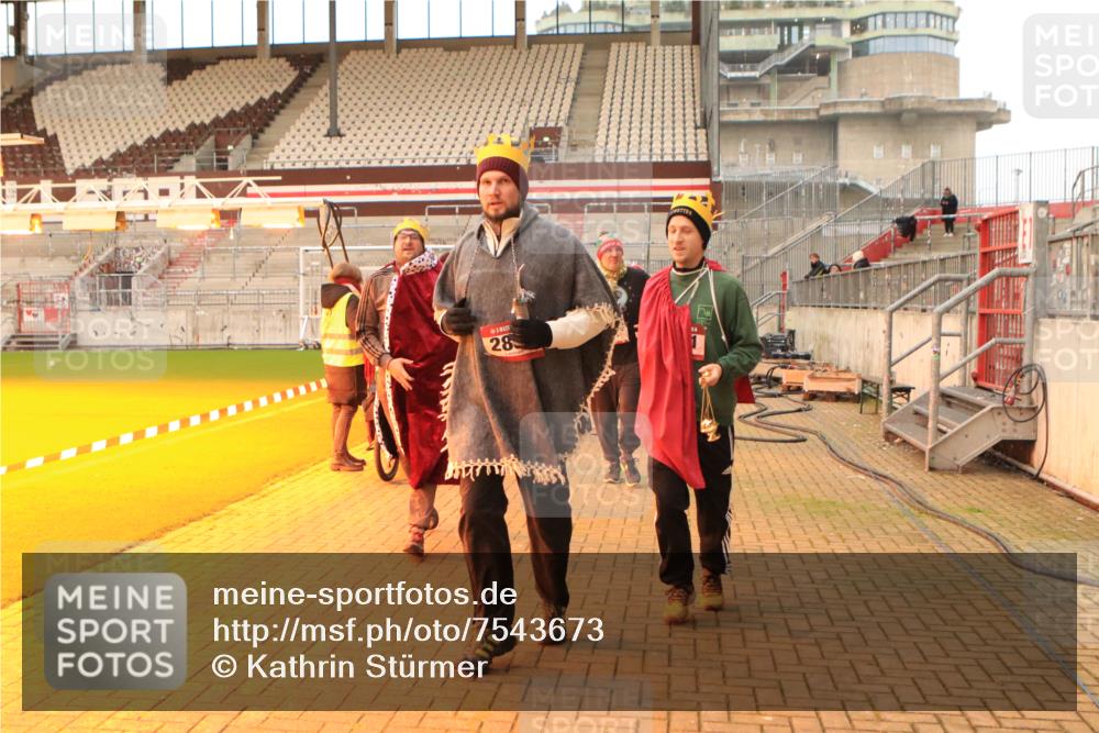 08.12.2024 - St. Pauli X-Mass-Run No. 14 Kathrin Stürmer Photography http://msf.ph/oto/7543673 08.12.2024 10:06:44 Ziel  meine-sportfotos.de