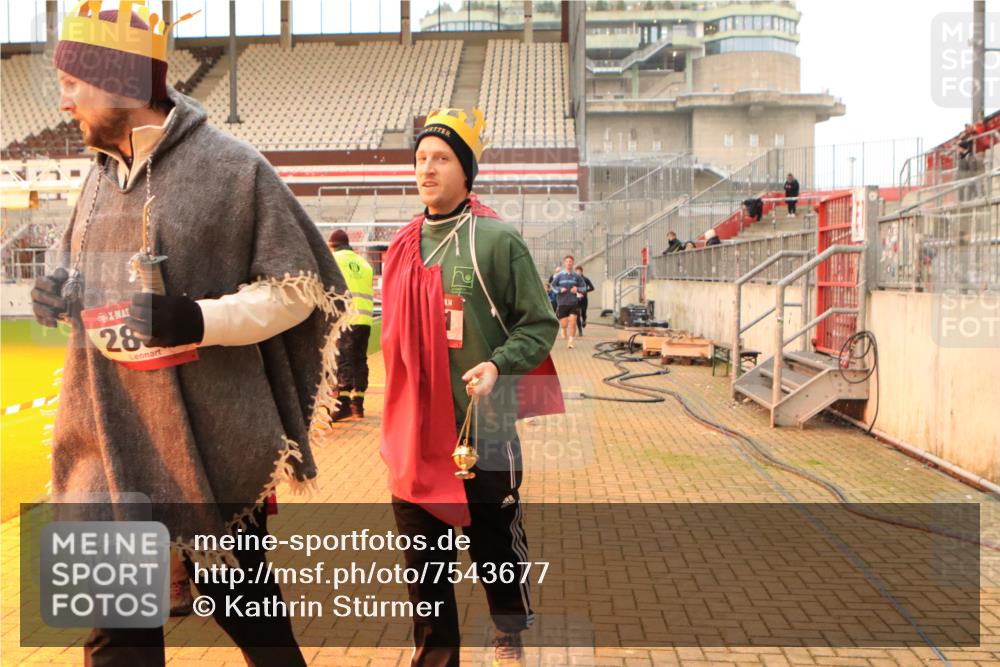 08.12.2024 - St. Pauli X-Mass-Run No. 14 Kathrin Stürmer Photography http://msf.ph/oto/7543677 08.12.2024 10:06:44 Ziel  meine-sportfotos.de