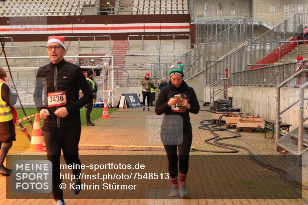 08.12.2024 - St. Pauli X-Mass-Run No. 14 Kathrin Stürmer Photography http://msf.ph/oto/7548513 08.12.2024 10:41:17 Ziel  meine-sportfotos.de