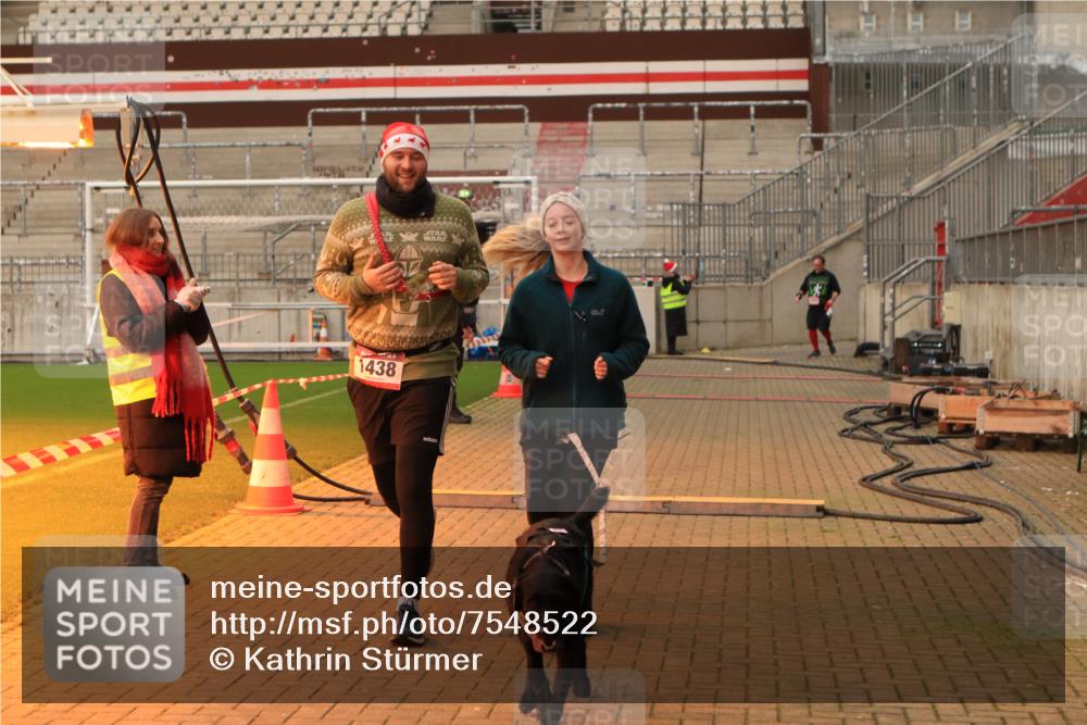 08.12.2024 - St. Pauli X-Mass-Run No. 14 Kathrin Stürmer Photography http://msf.ph/oto/7548522 08.12.2024 10:41:25 Ziel  meine-sportfotos.de