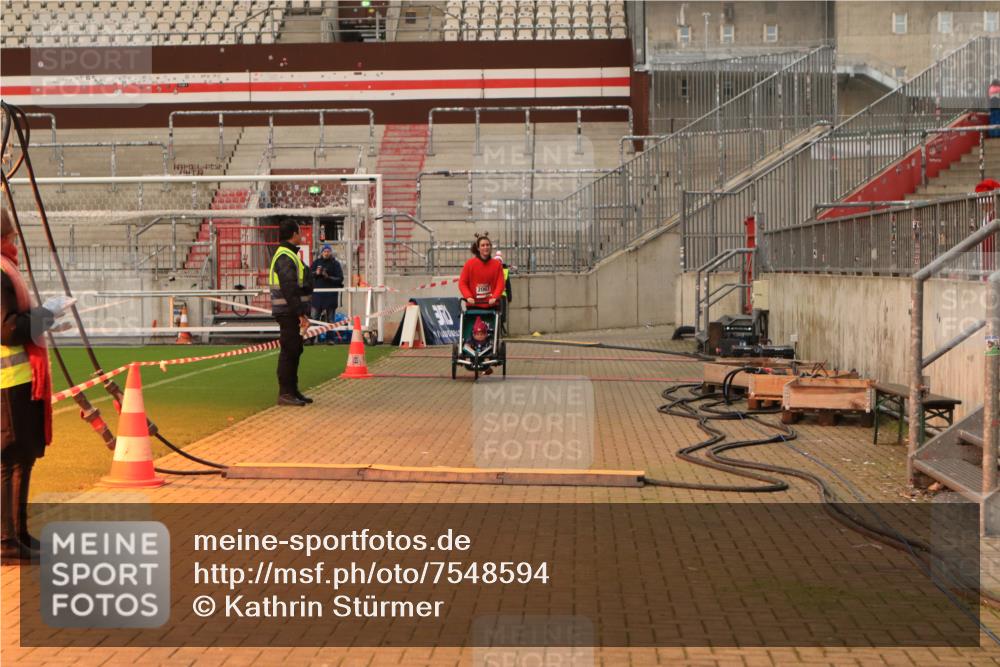 08.12.2024 - St. Pauli X-Mass-Run No. 14 Kathrin Stürmer Photography http://msf.ph/oto/7548594 08.12.2024 10:42:00 Ziel  meine-sportfotos.de