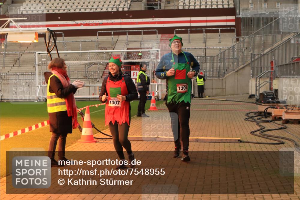 08.12.2024 - St. Pauli X-Mass-Run No. 14 Kathrin Stürmer Photography http://msf.ph/oto/7548955 08.12.2024 10:45:06 Ziel  meine-sportfotos.de