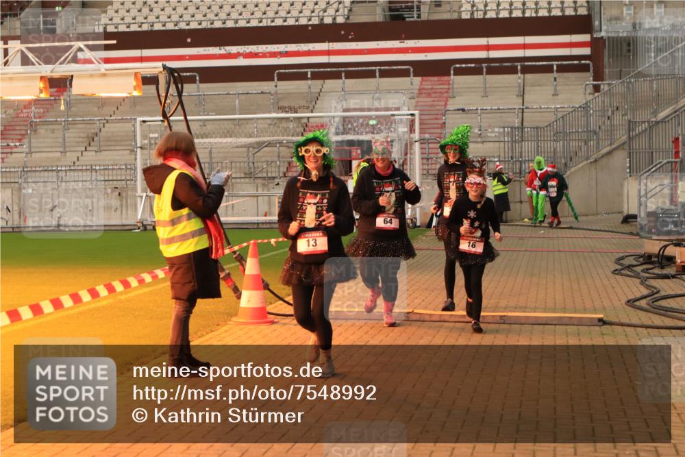 08.12.2024 - St. Pauli X-Mass-Run No. 14 Kathrin Stürmer Photography http://msf.ph/oto/7548992 08.12.2024 10:46:14 Ziel  meine-sportfotos.de
