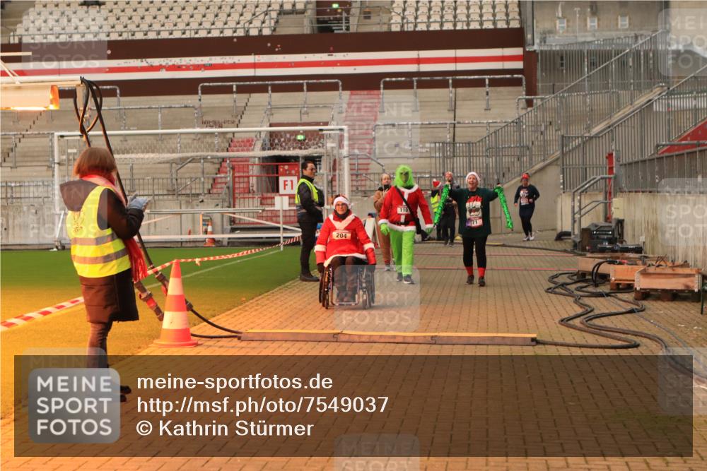 08.12.2024 - St. Pauli X-Mass-Run No. 14 Kathrin Stürmer Photography http://msf.ph/oto/7549037 08.12.2024 10:46:26 Ziel  meine-sportfotos.de
