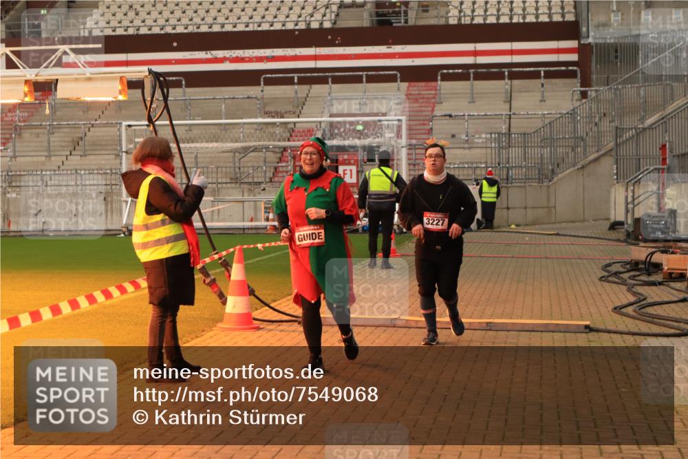08.12.2024 - St. Pauli X-Mass-Run No. 14 Kathrin Stürmer Photography http://msf.ph/oto/7549068 08.12.2024 10:46:56 Ziel  meine-sportfotos.de