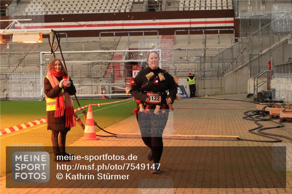 08.12.2024 - St. Pauli X-Mass-Run No. 14 Kathrin Stürmer Photography http://msf.ph/oto/7549147 08.12.2024 10:48:08 Ziel  meine-sportfotos.de